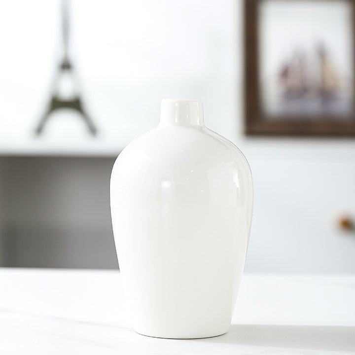 Elegant Ceramic Decorative Vase Stornfeild