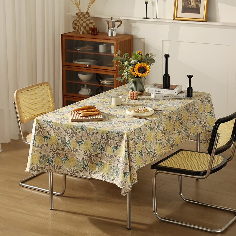 Wipeable tablecloth made of polyester with floral watercolor look and water-repellent coating Stornfield