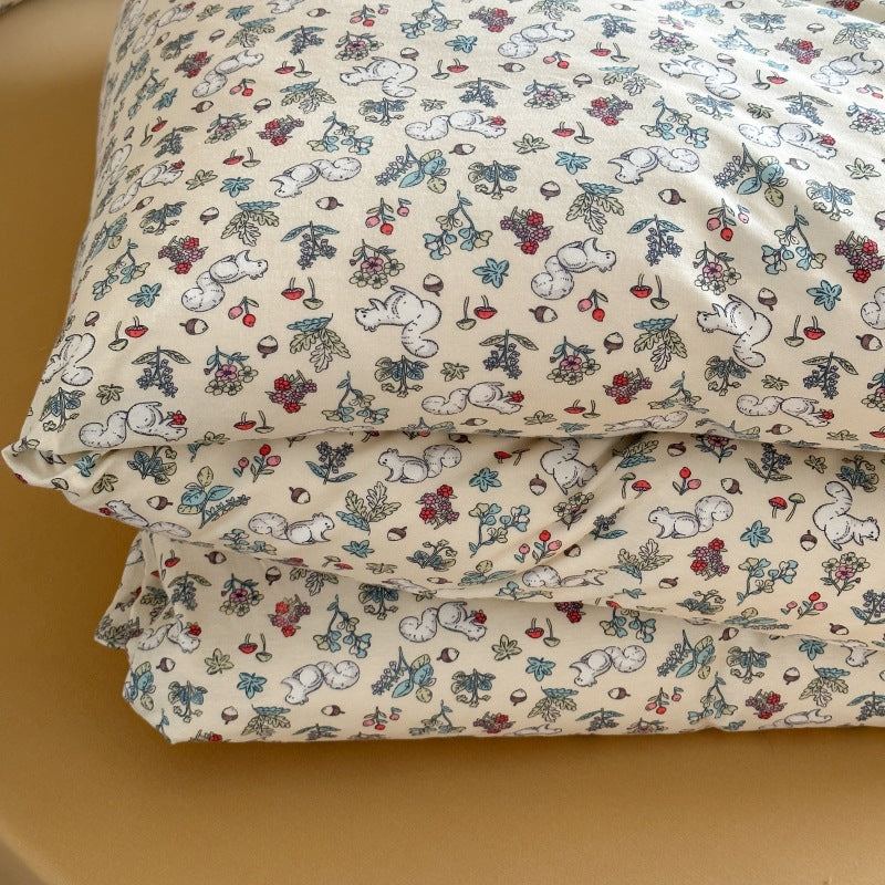 Unisex cotton pillowcase with cheerful bear design Stornfield