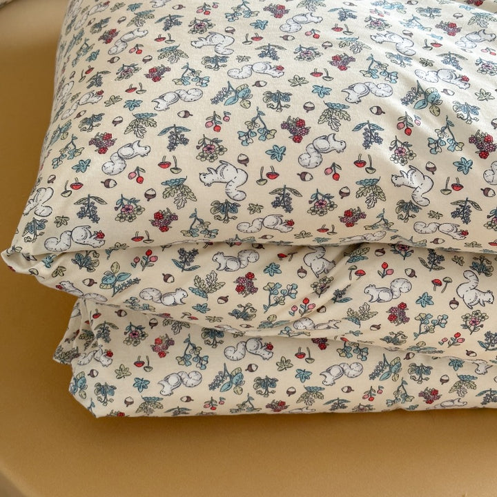 Unisex cotton pillowcase with cheerful bear design Stornfield