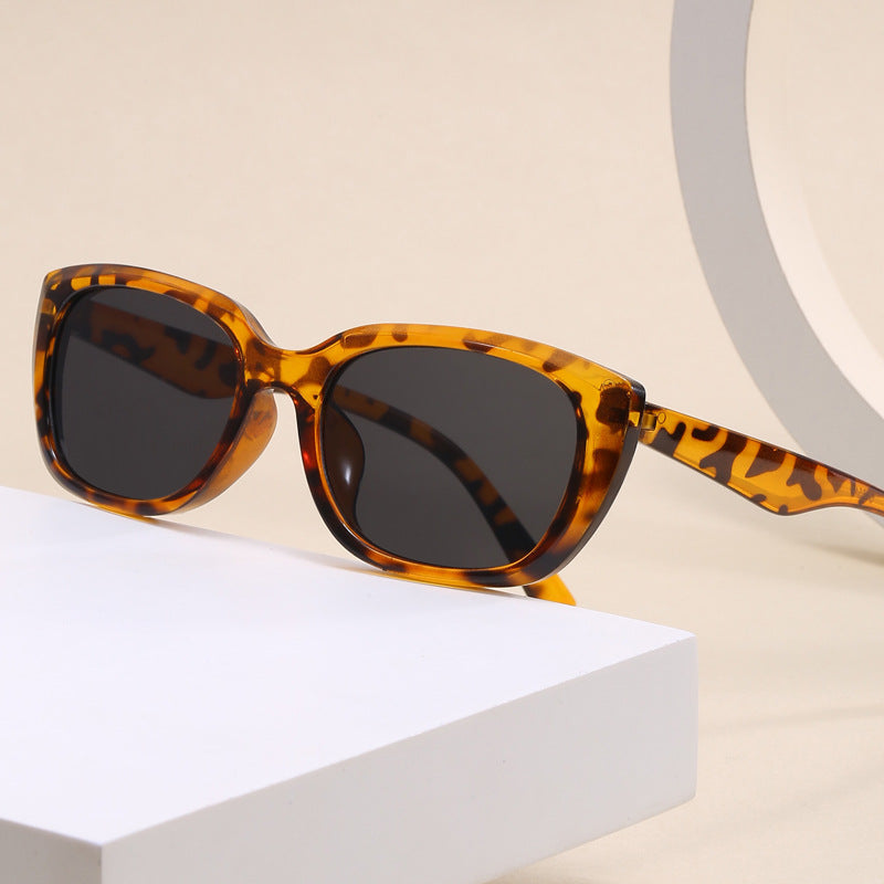 Women's trendy Cat-Eye sunglasses in minimalist design Stornfield