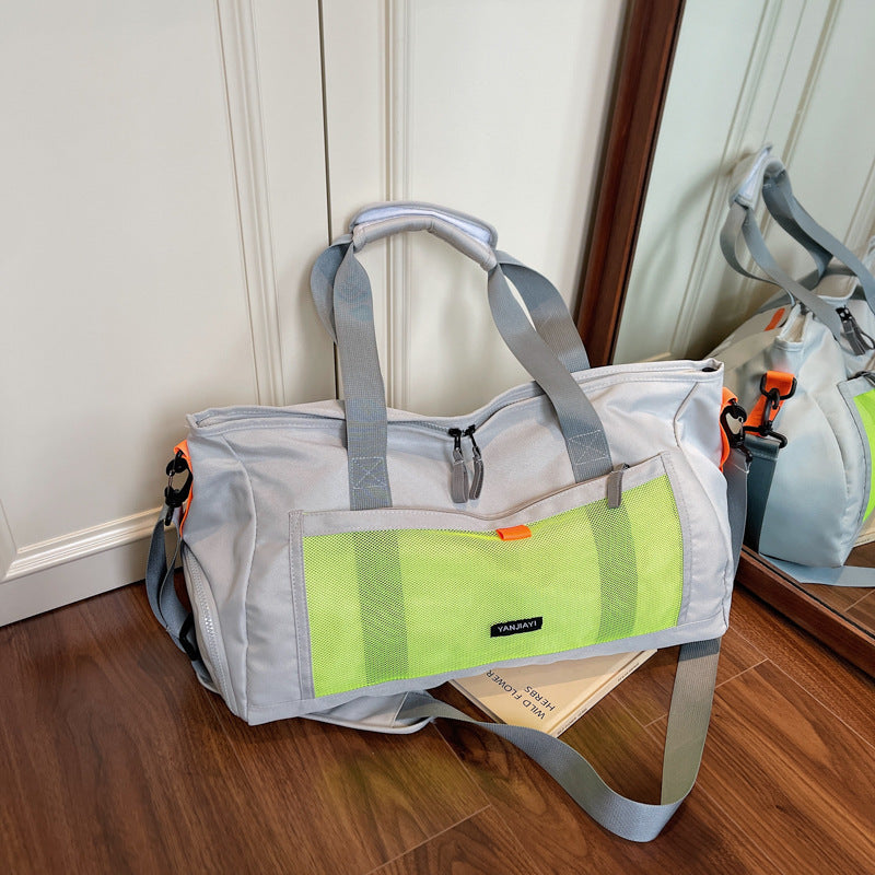 Sporty travel bag with mesh structure and practical compartments Stornfield