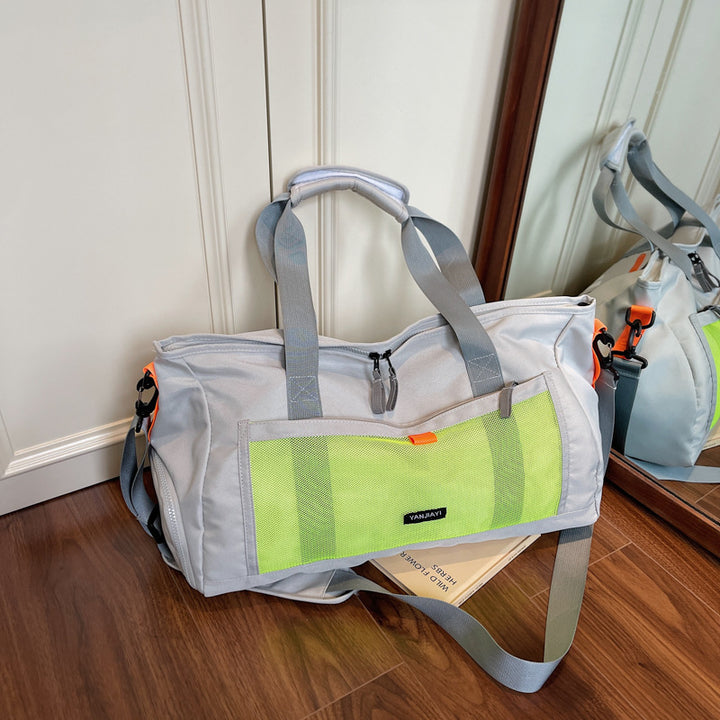 Sporty travel bag with mesh structure and practical compartments Stornfield