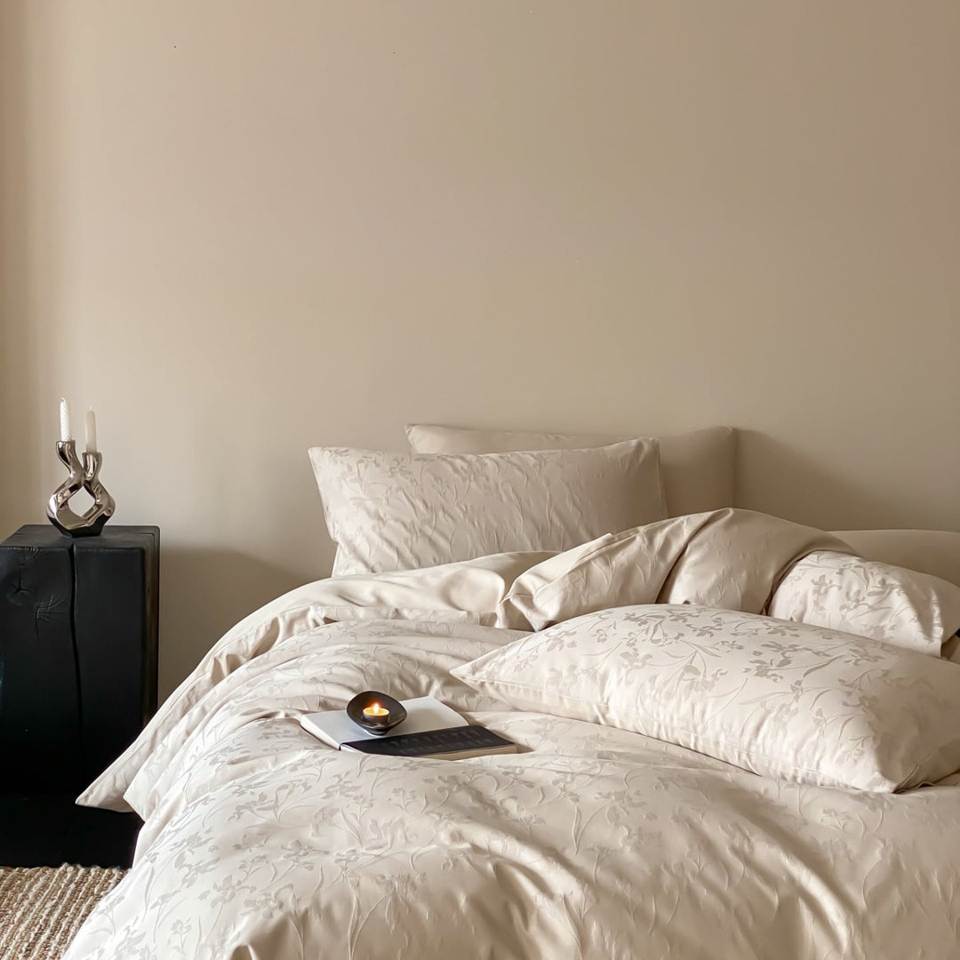 Premium duvet cover set made of breathable cotton satin with concealed zipper