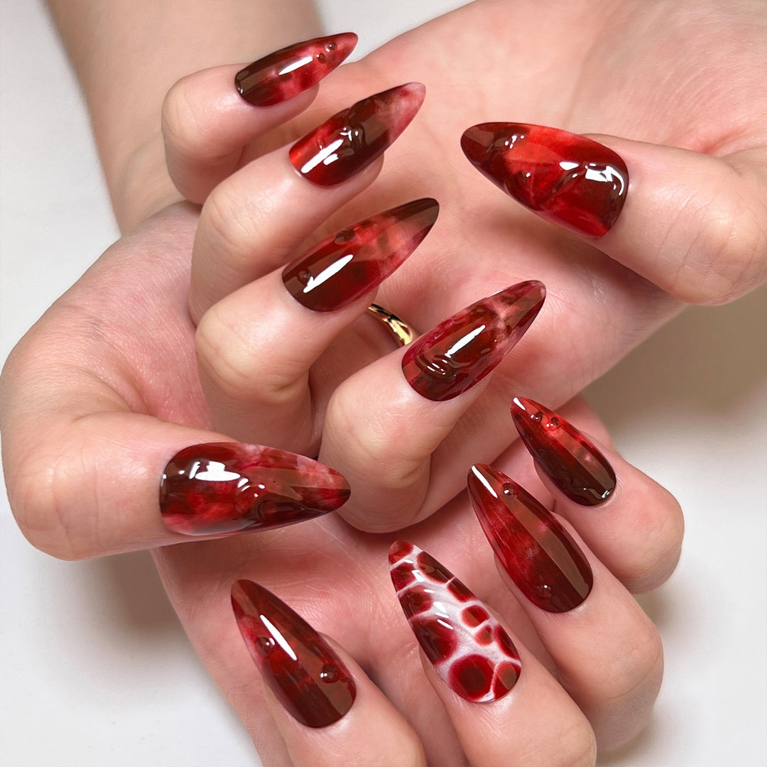 Artful stiletto nails in trendy design Stornfield