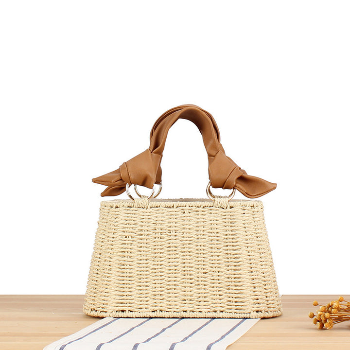 Elegant Handbag with Braided Design and Fashionable Details Stornfield