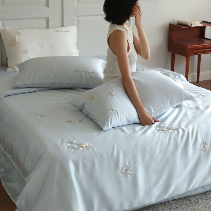 Silky Cotton-Sateen Embroidered Floral Duvet Cover Set with Appliqué Shams