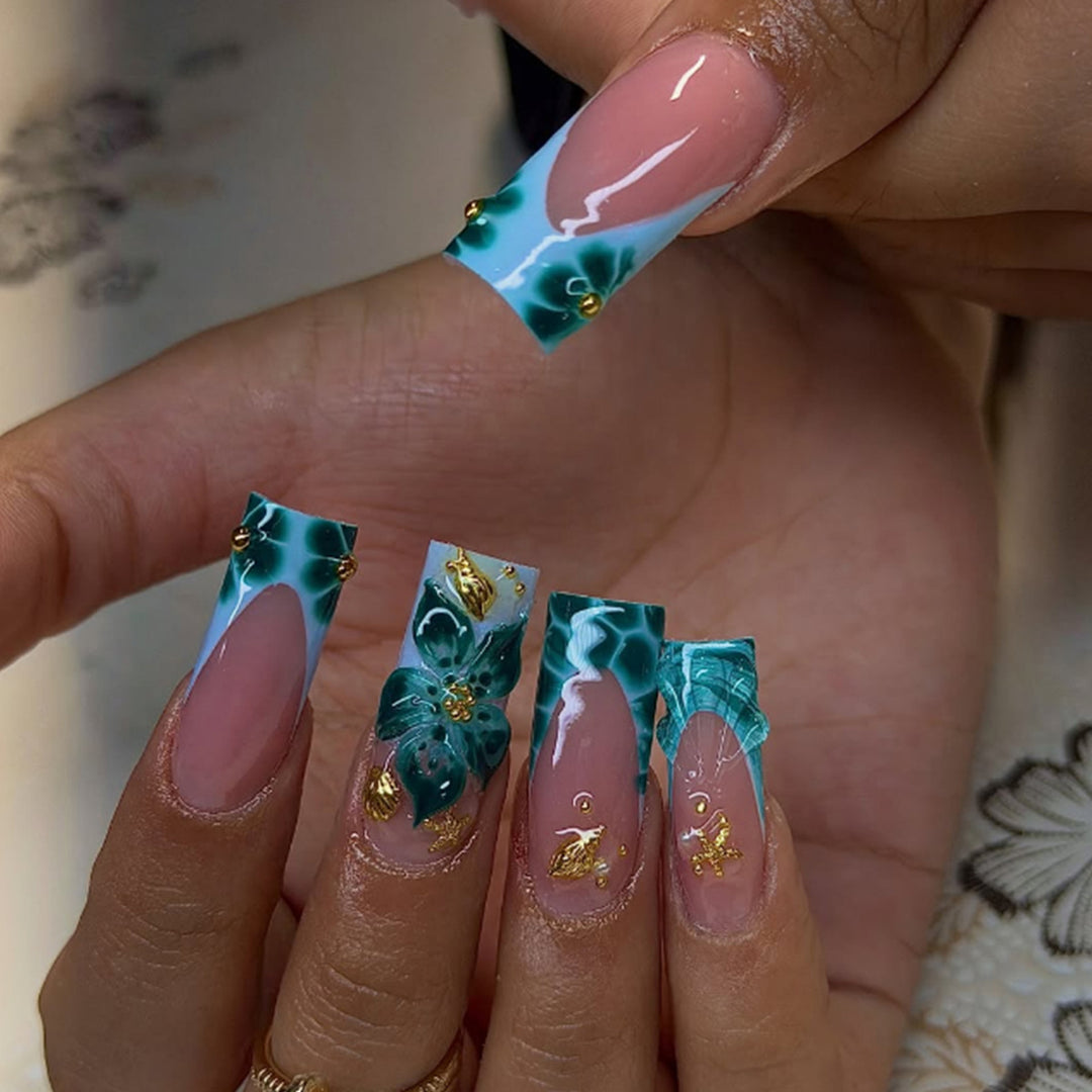 Artistic Acrylic Press-On Nail Set with Floral and Gold Elements Stornfield