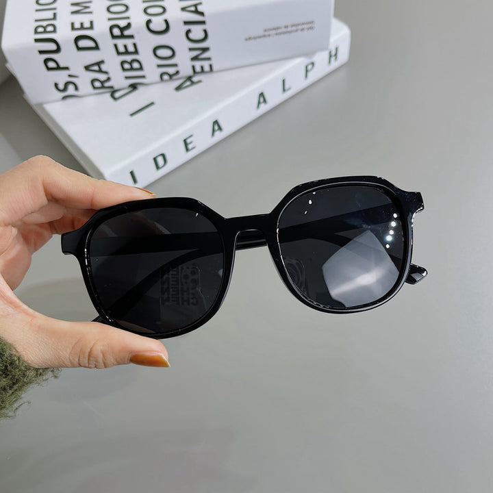 Fashionable Vintage Sunglasses with Wide Frame Stornfield