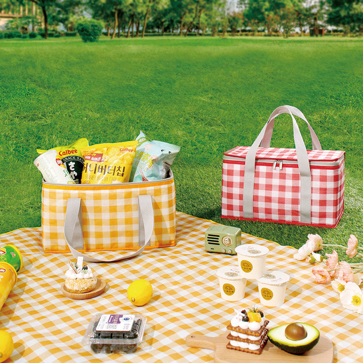Women cooler bag with insulating interior and practical carrying handle Stornfield