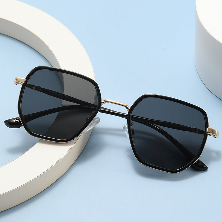 Women geometric sunglasses with elegant lens design Stornfield