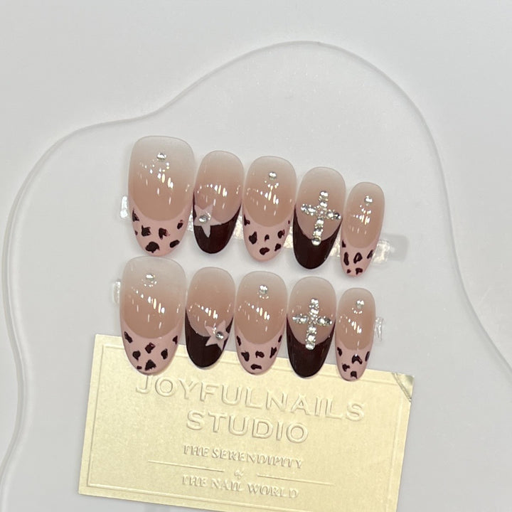 Stylish Press-On Nail Art Set