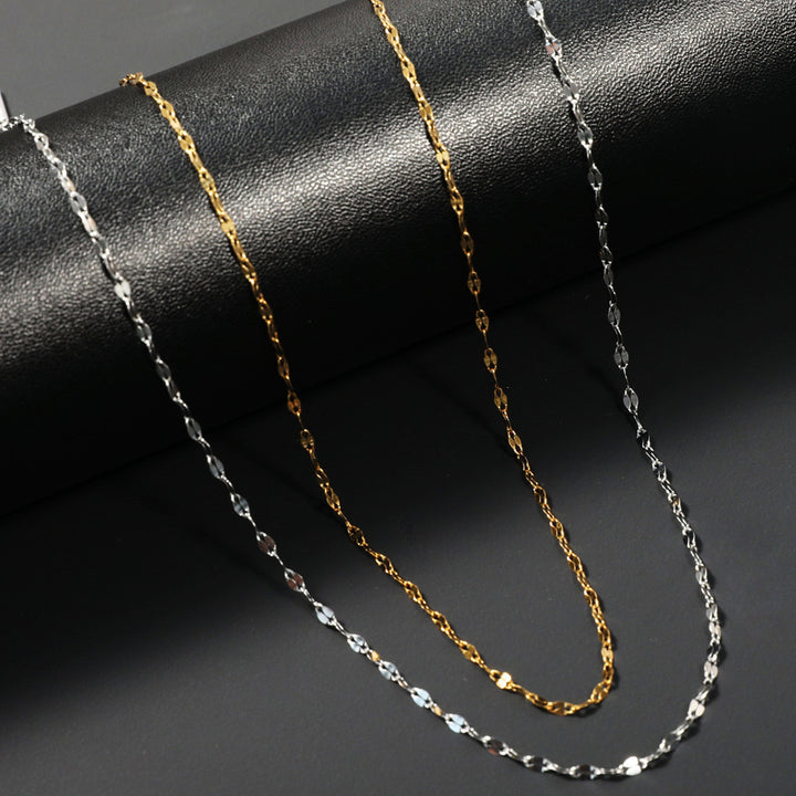 Elegant Interlaced Chain Necklace Stornfield