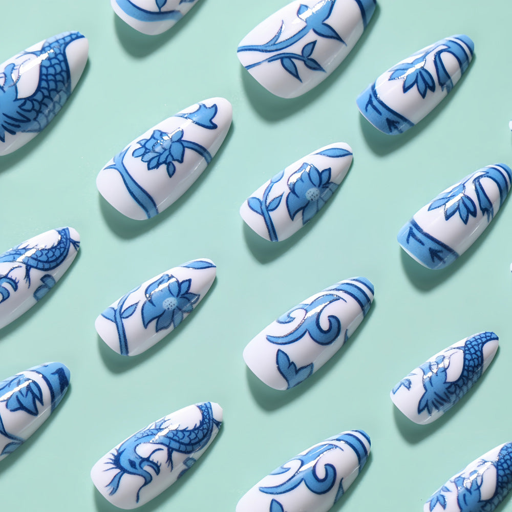 Artificial nails in floral and maritime design Stornfield