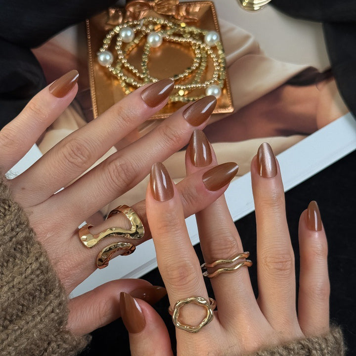 Luxurious artificial nails with shiny finish Stornfield