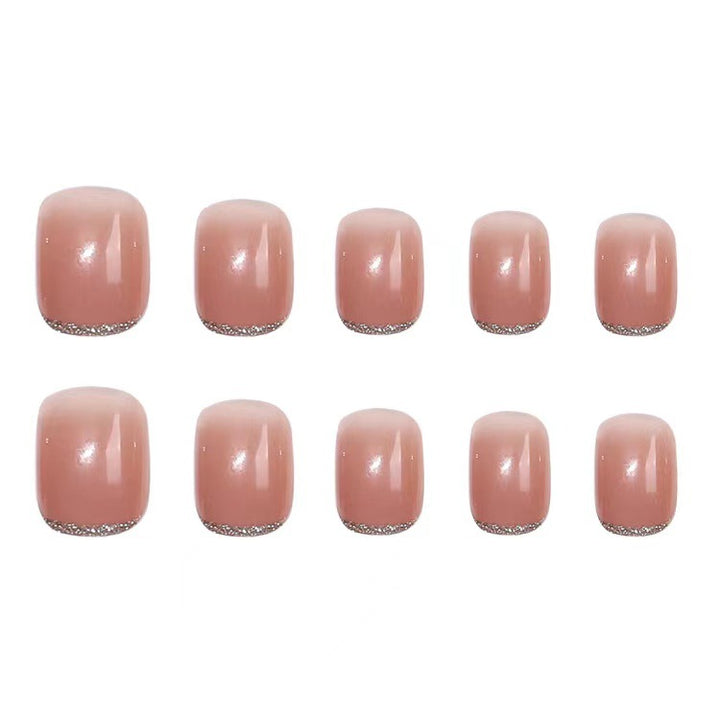 Elegant and shimmering nail art Stornfield