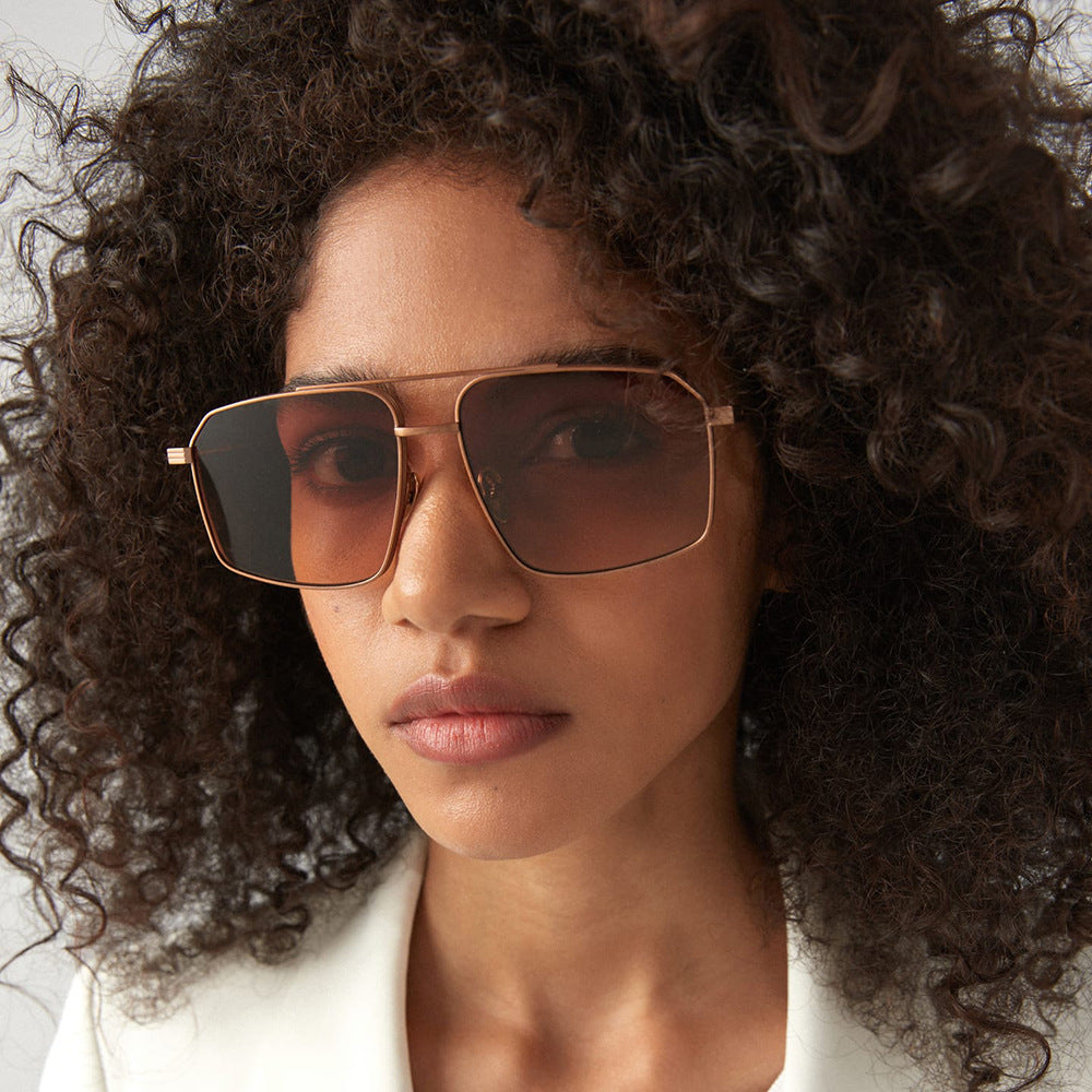 Women’s fashionable sunglasses in geometric design Stornfield