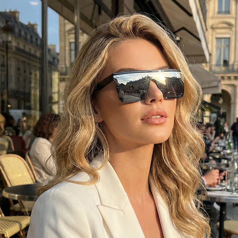 Women's Sporty Oversized Sunglasses with Modern Frame Stornfield
