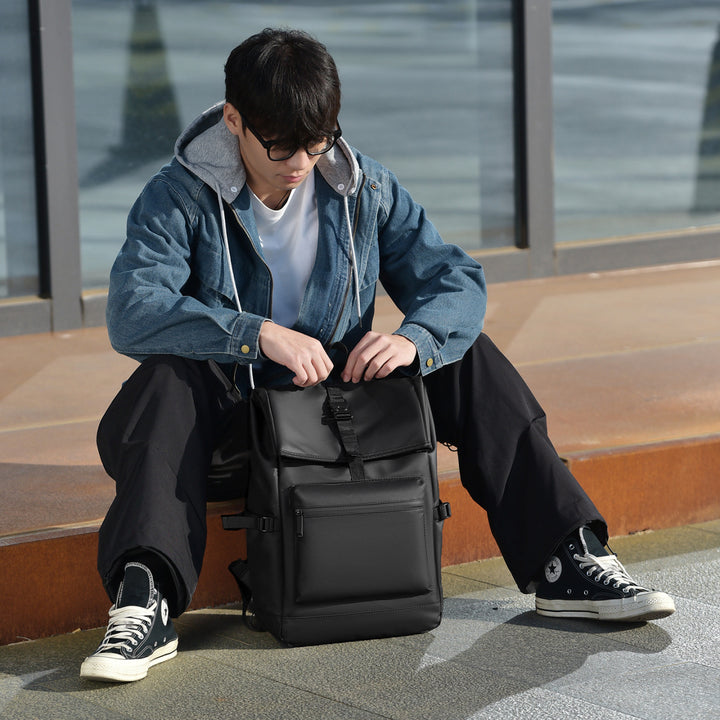 Durable backpack with functional design and many compartments Stornfield