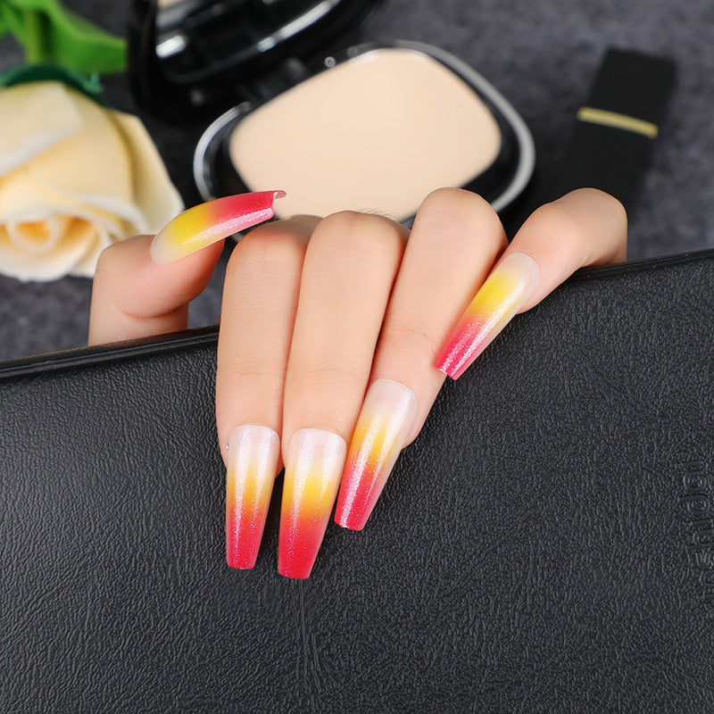 Glamorous artificial nails with gradient Stornfield