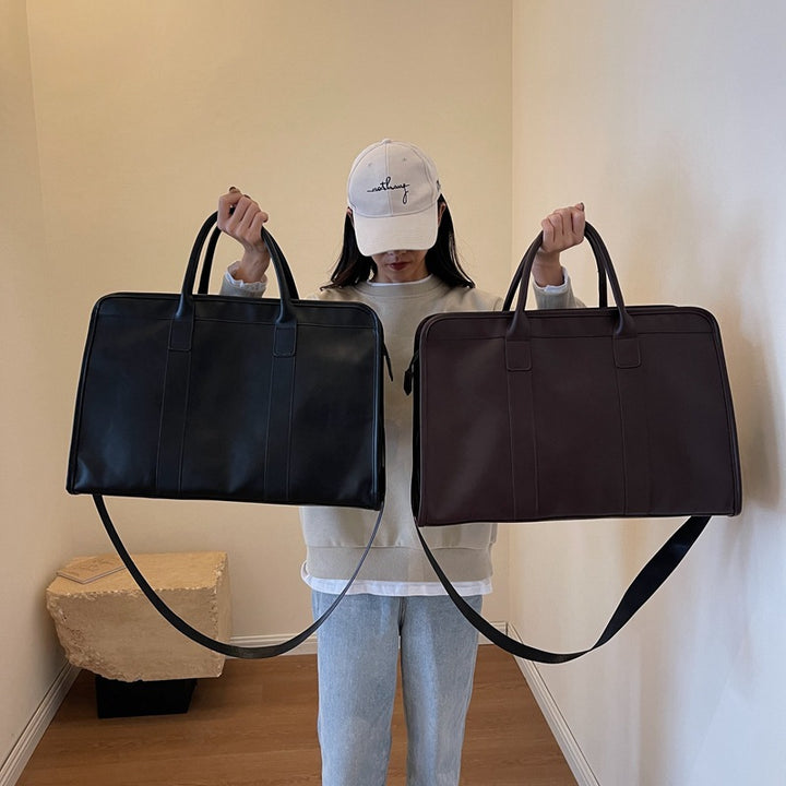 Sleek Elegant Leather Travel Bag Stornfield