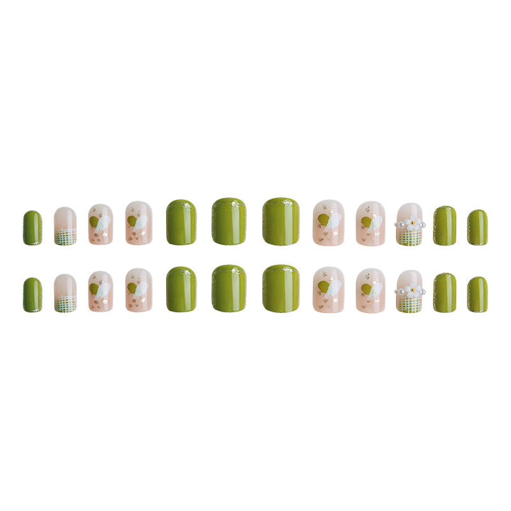 Artificial nail set with elegant handcrafted designs Stornfield