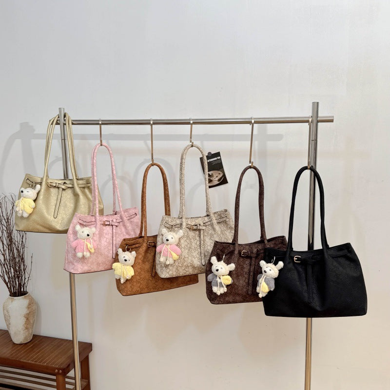 Elegant Floral Patterned Handbag