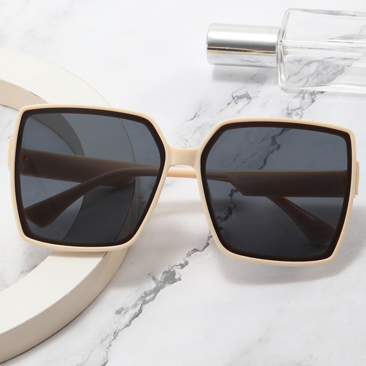 Women Oversized Sunglasses with Stylish Frame Stornfield