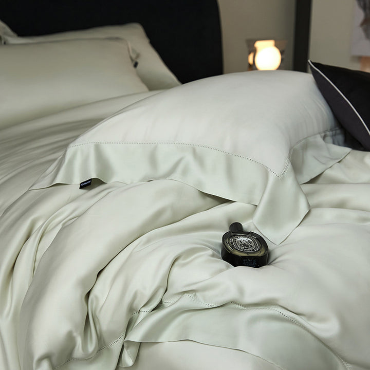 Luxurious satin bedding set with fine hemstitch decoration