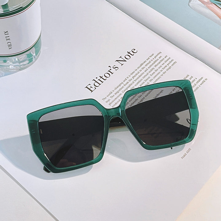 Women's square sunglasses with protective UV protection and modern design Stornfield