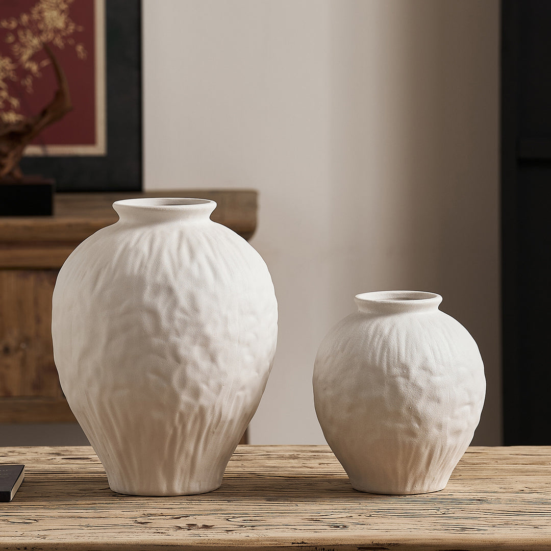 Elegant ceramic vase with texture Stornfield