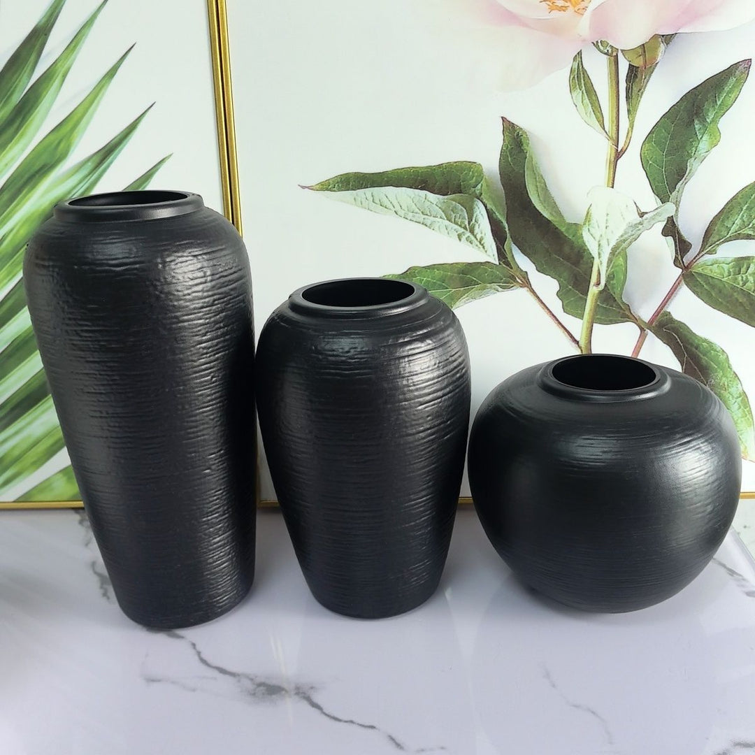 Elegant Textured Ceramic Vase Stornfeild