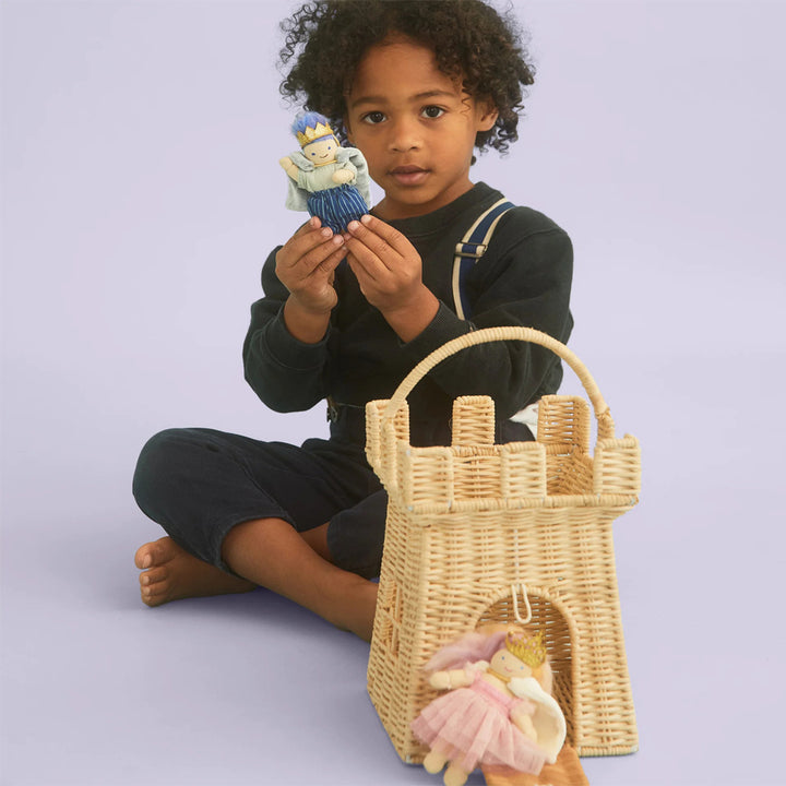 Playful basket in castle design Stornfield