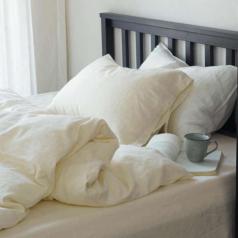 Bedding set made of washed linen-cotton blend with breathable fitted sheet