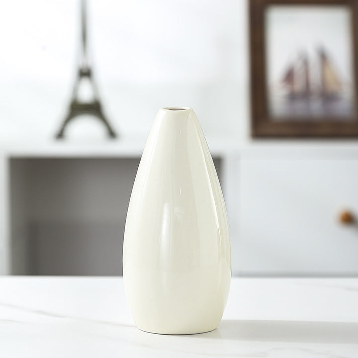 Elegant Modern Ceramic Vase Stornfeild