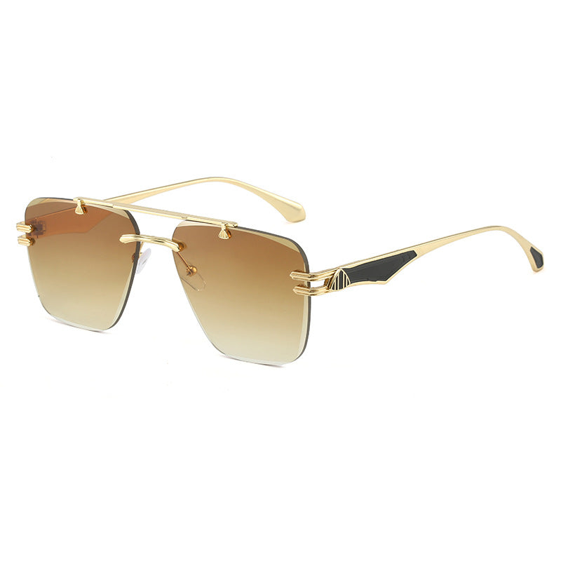 Women’s designer sunglasses in an extravagant frame Stornfield