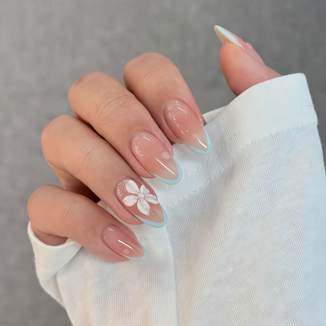 Artificial nails with elegant floral accents Stornfield