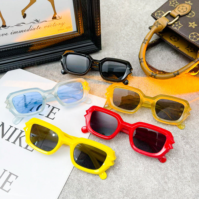 Women's fashionable sunglasses with striking frame Stornfield