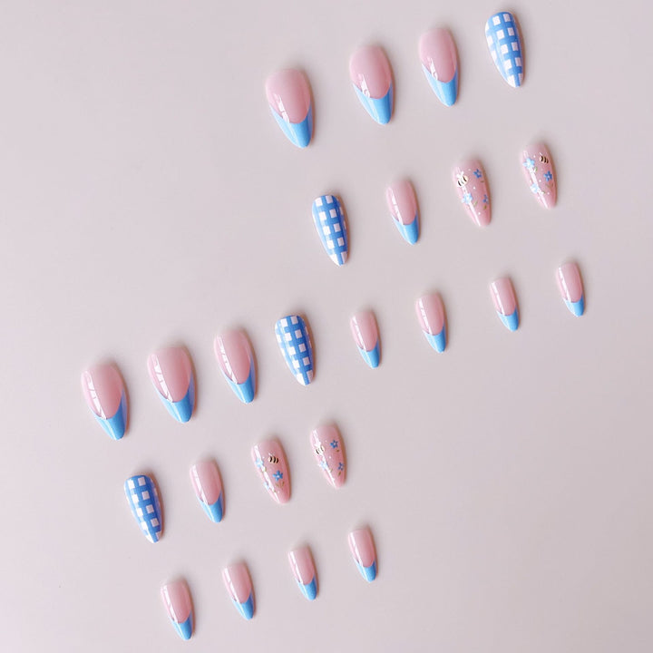 Artificial nail set with floral and checkered design Stornfield