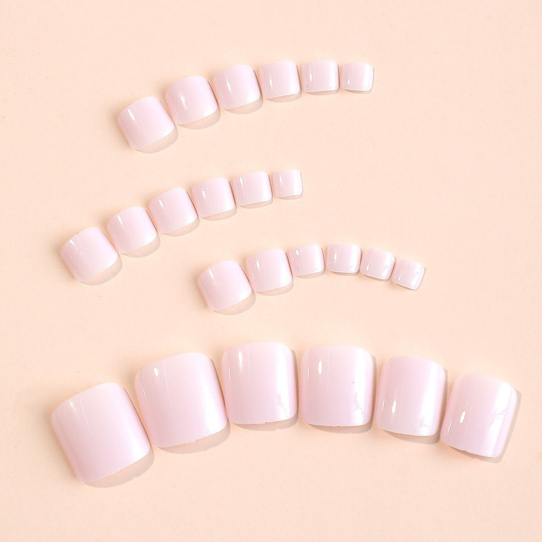 Artificial nail set with elegant and minimalist designs Stornfield