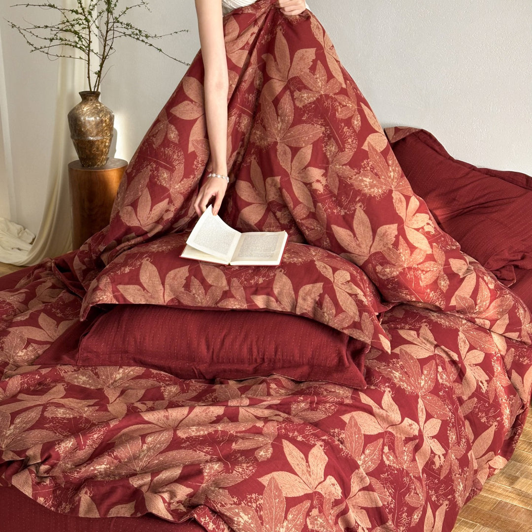 Bedding set in leaf relief made of satin cotton with reversible function Stornfield