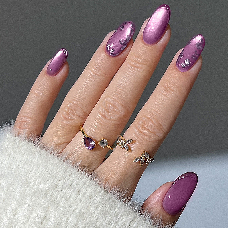 Decorative Press-On Nail Set with Elegant Foil Accents Stornfield