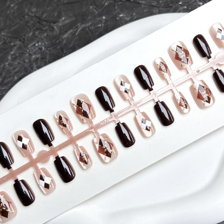 Decorative Press-On Nail Art Set with Geometric Patterns