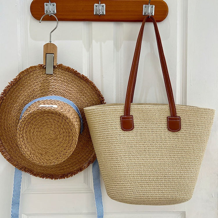 Classic straw bag with leather accents Stornfield