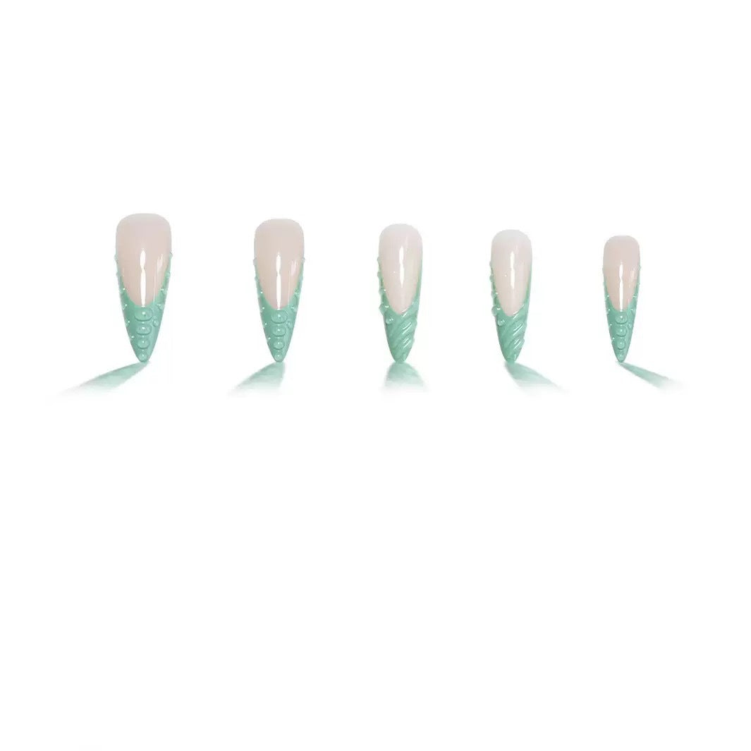 Artistic Shell-Inspired Press-On Nail Extensions Stornfield