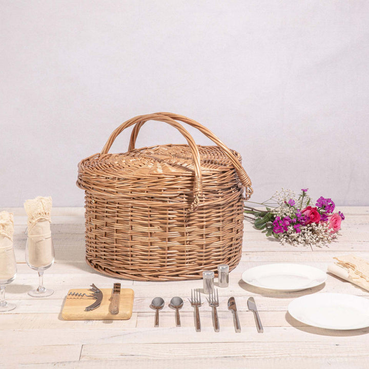 Ladies picnic basket with integrated dish set and elegant inner lining Stornfield