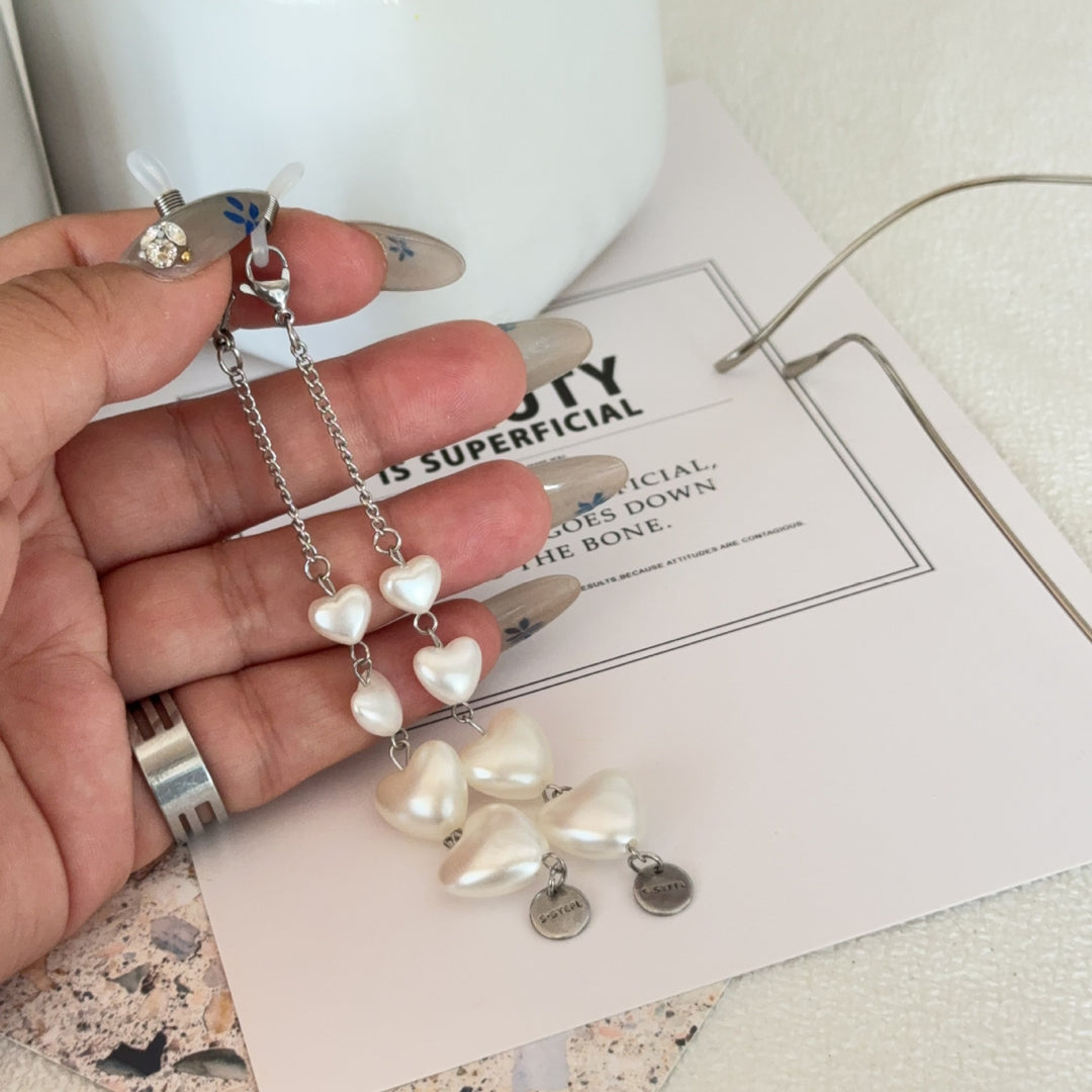 Heart-Shaped Pearl Accented Eyewear Chain Stornfield