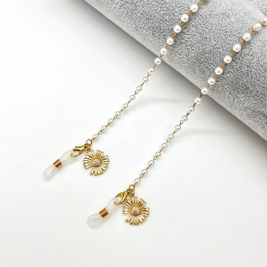 Heart-Shaped Beaded Eyewear Chain Stornfield
