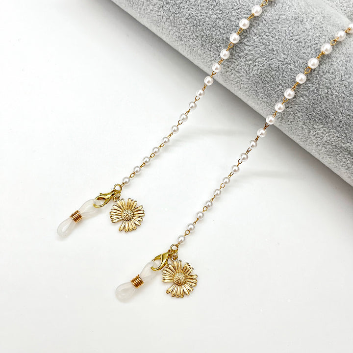 Heart-Shaped Beaded Eyewear Chain Stornfield