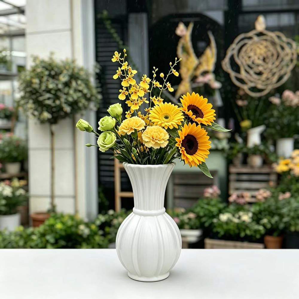 Elegant Ribbed Decorative Flower Vase Stornfeild